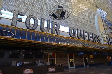 Fremont Street Experience 'daki Four Queens Otel ve Kumarhanesi Las Vegas, Nevada, ABD.