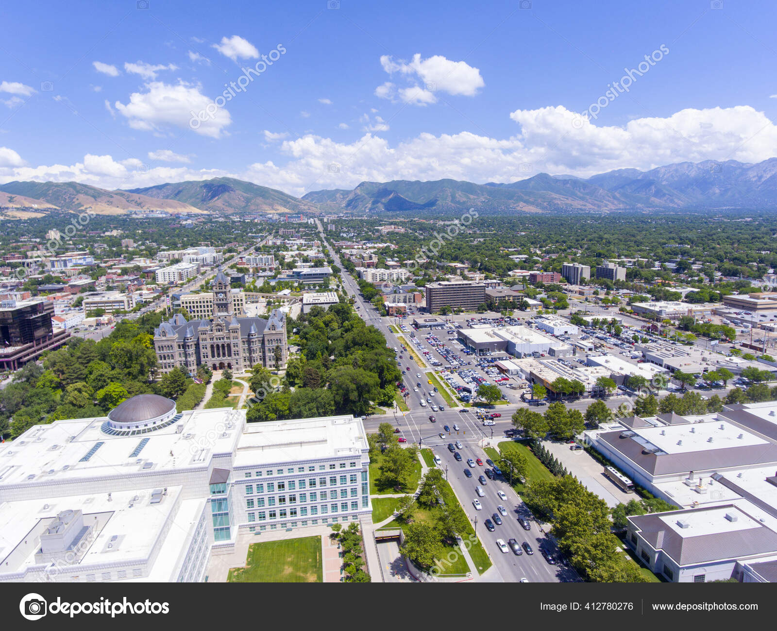 美国犹他州盐湖城盐湖城和县城建筑的空中景观这座建筑建于1894年采用了理查森式的罗马式风格现在是盐湖城的市政厅——