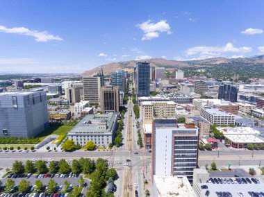 Salt Lake City 'nin Salt Lake City' deki ana caddedeki hava görüntüsü, Utah, ABD.