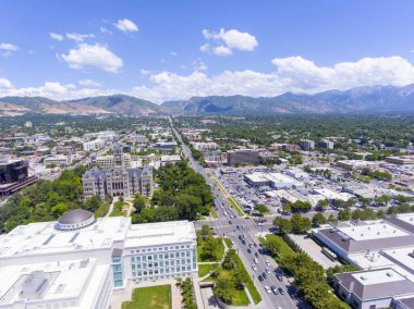 Salt Lake City ve County Building 'in Utah, Utah' taki havadan görüntüsü. Bu bina 1894 'te Richardsonian Romanesk tarzıyla inşa edildi. Artık Salt Lake City 'nin belediye binası olarak hizmet veriyor.