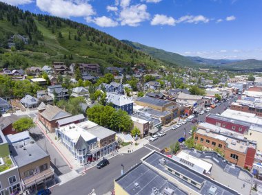 ABD 'nin Utah, Park City' deki Park City 'nin havadan görüntüsü.