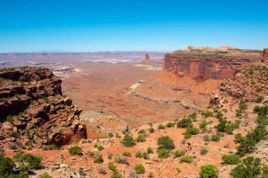 Candlestick Tower Overlook 'un Canyonlands Ulusal Parkı, Moab, Utah, ABD' deki kanyon manzarası..