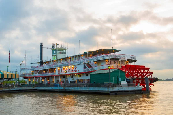 纳契斯号轮船停泊在美国路易斯安那州新奥尔良的港口 — 图库照片