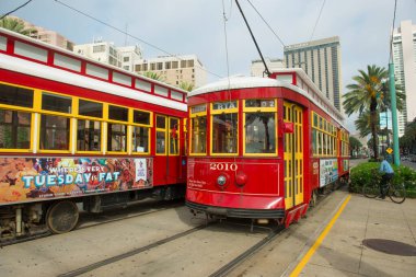RTA Tramvay Kanal Hattı Route 47 veya New Orleans, Louisiana, ABD şehir merkezindeki Canal Caddesi 48..