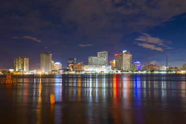 New Orleans alacakaranlıkta gökyüzü New Orleans, Louisiana, ABD.