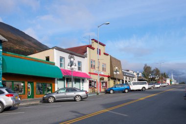 Washington Caddesi, Seward, Kenai Yarımadası, Alaska, ABD yakınlarındaki Seward şehir merkezindeki tarihi binalar. Seward, Kenai Fjord NP yakınlarında..