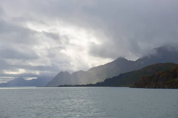 Luz Del Sol Sobre Montaña Del Glaciar Cerca Del Glaciar —  Fotos de Stock