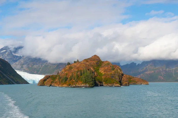 Una Isla Cerca Del Glaciar Aialik Bahía Aialik Parque Nacional — Foto de Stock