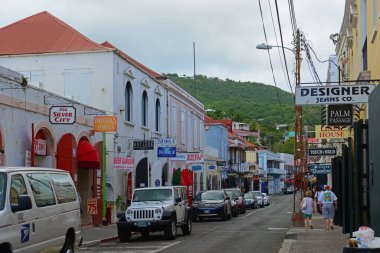 Dronningens Gade 'deki Tarihi Bina Palm Pasg ve Raadets Gade arasında, St. Thomas Adası, ABD Virjin Adaları' ndaki Charlotte Amalie şehir merkezinde..