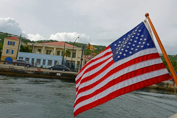 Національний Прапор Сша Поромному Човні Шарлотті Амалії Острові Сент Томас — стокове фото