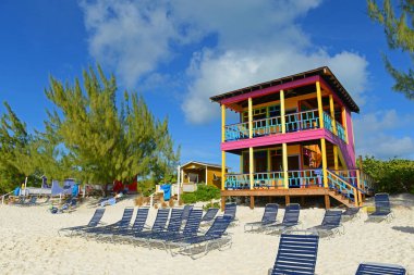 Half Moon Cay 'deki özel plaj villası, Küçük San Salvador Adası, Bahamalar.