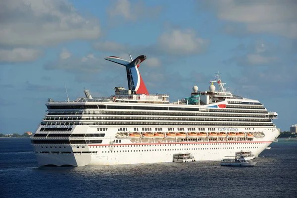 Carnival Cruise Ship Segerankare Offshore George Town Caymanöarna — Stockfoto