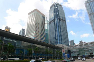 Hong Kong One Uluslararası Finans Merkezi (IFC1), 1998 yılında Hong Kong, Çin 'deki Central Hong Kong Adası' nda kuruldu..