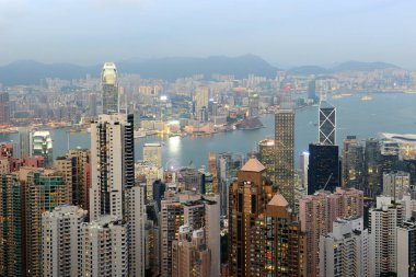 Hong Kong Skyline ve Victoria Limanı, Victoria Tepesi 'nden Hong Kong Adası' na, Çin 'e..