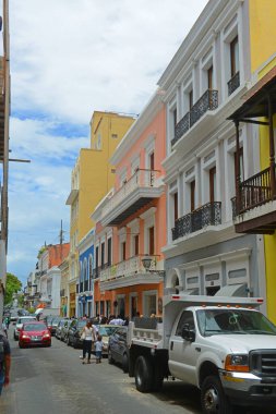 Calle de la Tanca ve Calle de San Justo arasında San Juan, Porto Riko 'daki tarihi bina..