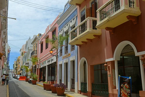 Історична Будівля Calle San Justo Між Calle San Francisco Calle — стокове фото