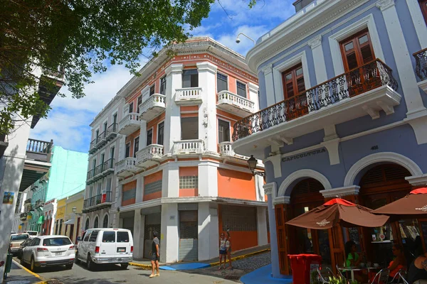 位于波多黎各旧圣胡安Calle San Francisco和Calle Donnell街角的历史性建筑 — 图库照片