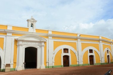 Castillo San Felipe del Morro El Morro, San Juan, Porto Riko. Castillo San Felipe del Morro, 1983 yılından bu yana UNESCO Dünya Mirası Alanı olarak belirlendi..