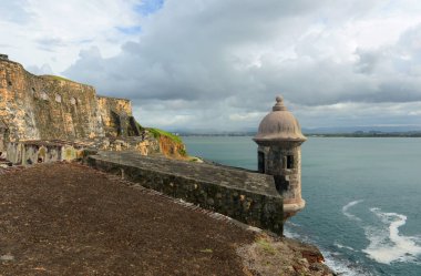 Castillo San Felipe del Morro El Morro nöbetçi kulübesi, San Juan, Porto Riko. Castillo San Felipe del Morro, 1983 yılından bu yana UNESCO Dünya Mirası Alanı olarak belirlendi..