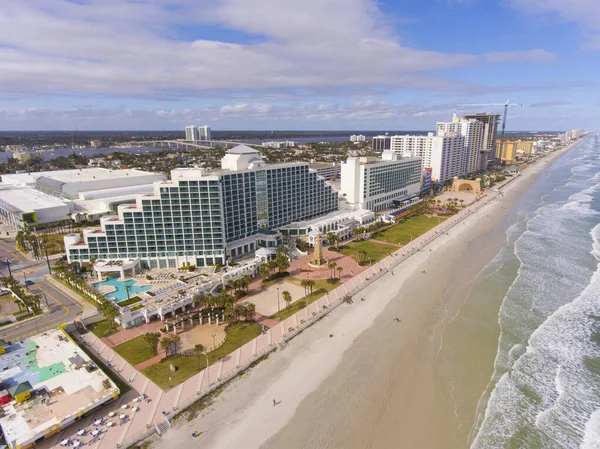 Daytona Beach Hilton Και Θέα Στον Ωκεανό Μια Συννεφιασμένη Μέρα — Φωτογραφία Αρχείου