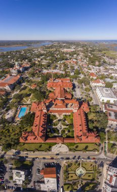 St. Augustine, Florida, ABD 'deki Flagler Koleji' nin Ponce de Leon Hall hava manzarası. Ponce de Leon Hall, İspanya Kolonisi tarzı ile ABD Ulusal Tarihi Tarihi Eserdir..