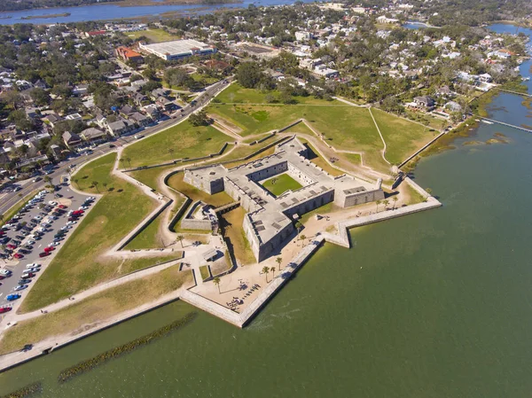 Castillo de San Marcos 'un St. Augustine, Florida FL, ABD' deki hava manzarası. Bu kale, Birleşik Devletler 'in en eski ve en büyük taş kalesidir ve şimdi ABD Ulusal Anıtı' dır..