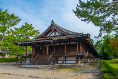 Horyu Ji Tapınağı 'nın batı köşeleri (Nishimuro). Bu tapınak Japonya 'nın Nara ilinin Ikaruga şehrinde bir Budist tapınağıdır. Bu tapınak, Horyu-ji Bölgesi UNESCO Dünya Mirası Bölgesi 'ndeki Budist anıtlarıdır..