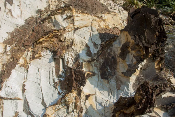Graniet op de bergen die natuurlijk aantasten — Stockfoto