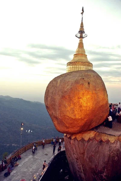 Kyaiktiyo Pagoda Golden Rock One Top Destinations Spectacular Sight Myanmar — Stock Photo, Image