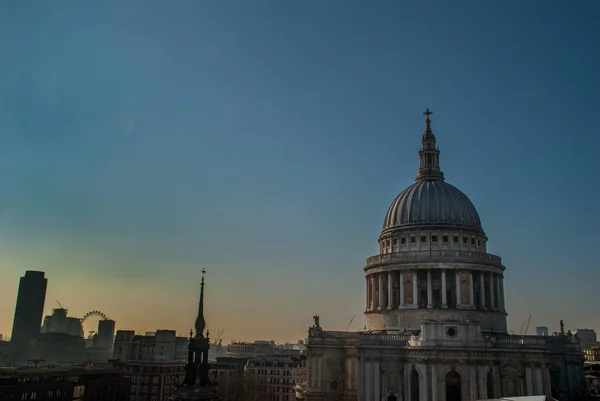 Saint Paul 's Cathedral i London — Stockfoto