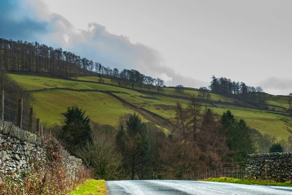 Gyönyörű hegyi útvonalterv a Lake District területén — Stock Fotó