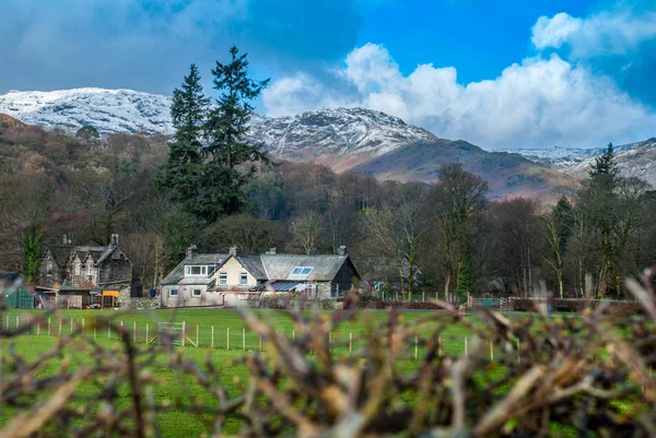 Een klein dorpje in het Lake District gebied. — Stockfoto