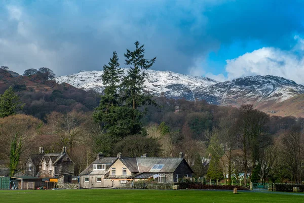 Een klein dorpje in het Lake District gebied. — Stockfoto