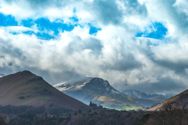 Bölgedeki güzel dağlar Lake District.