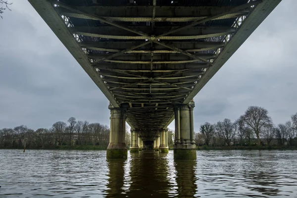 Kew Railway, Bridge (aka Strand-on-the-Green Bridge) nad RI — Zdjęcie stockowe