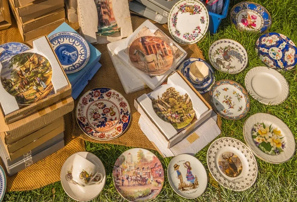 Vintage kil tabaklar, tencere ve kase kullanılan