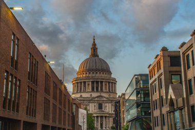 Ünlü St. Paul Katedrali kilisesi, Londra.