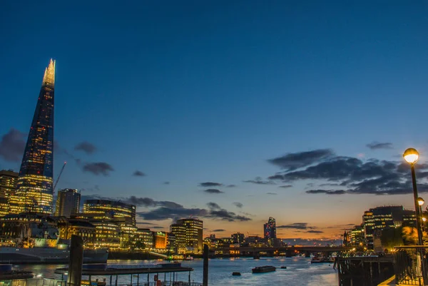 Geceleri Shard, Londra — Stok fotoğraf