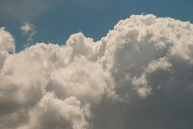 Güzel fırtına bulutlar, güzel bulutlu gökyüzü.