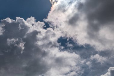 Güzel fırtına bulutlar, güzel bulutlu gökyüzü.