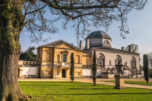 Na parte de trás da Chiswick House, no oeste de Londres, no Reino Unido. Casa de Chiswick — Fotografia de Stock