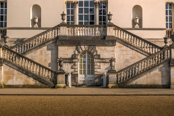 Chiswick Housen takapenkillä Länsi-Lontoossa. Chiswick House — kuvapankkivalokuva