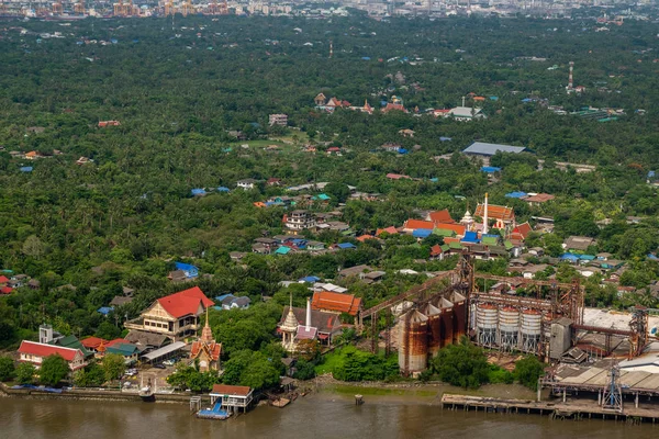 Vista sul fiume Chao Phraya e le principali aree di business e gr — Foto Stock