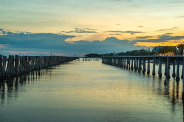 Bang Khun Thian se akşam yürüyüş Köprüsü güzel
