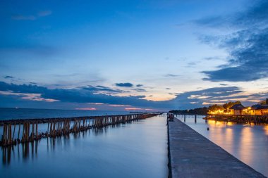 Bang Khun Thian se akşam yürüyüş Köprüsü güzel