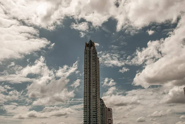 Vista pomeridiana di Bangkok con grattacieli in città C'è — Foto Stock