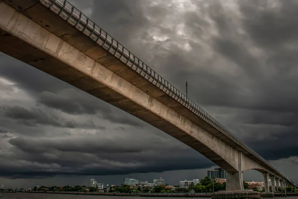 Rama 5 Most jest most przez rzekę Chao Phraya, jeden z n — Zdjęcie stockowe