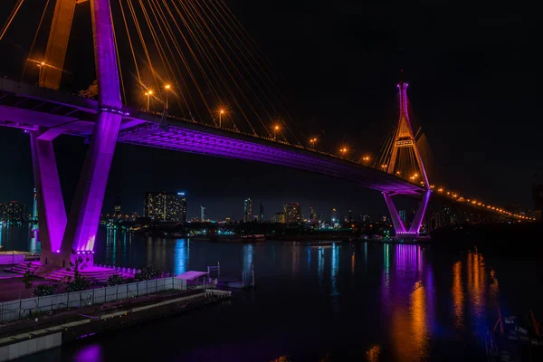 Ніч сцени Пуміпон міст, Бангкок, Таїланд — стокове фото