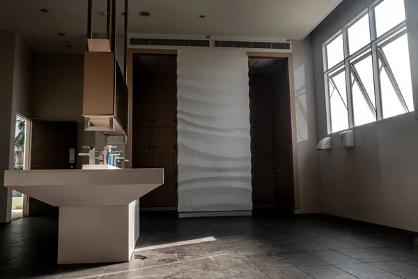 Pia Interior Banheiro Com Design Moderno Interior Banheiro Com Lavatório — Fotografia de Stock
