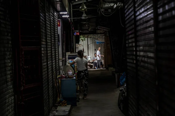 Бангкок Таїланд Червня 2020 Року Люди Живуть Нормальним Життям Вузькій — стокове фото